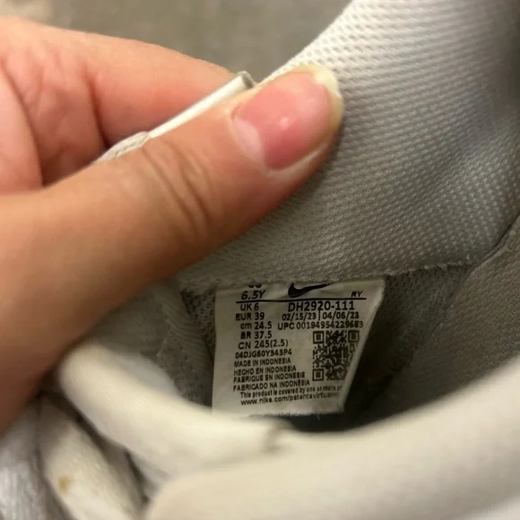 Nike air force one White Nike Sneakers - Picture 6 of 6